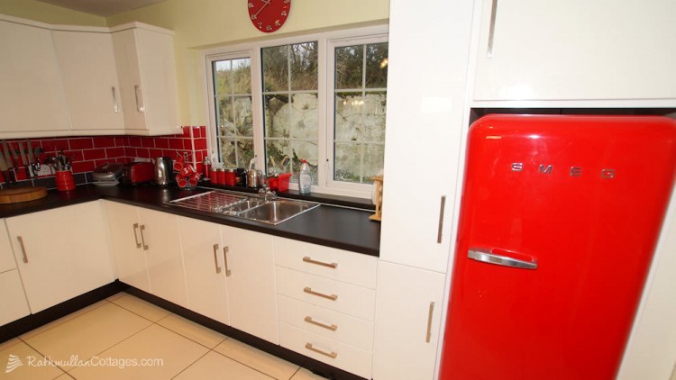 Sea View House Rathmullan Donegal - fully fitted kitchen